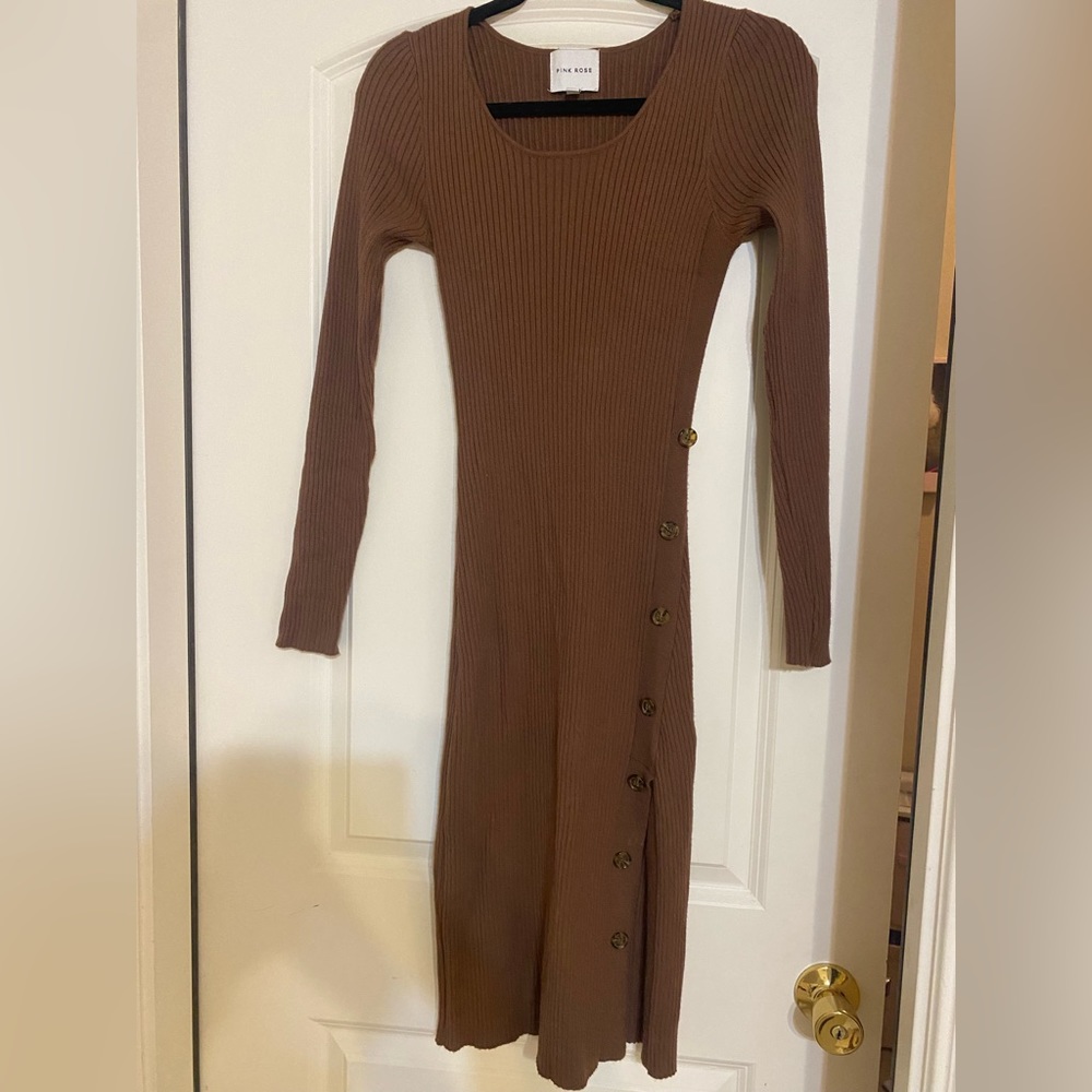 Perfect fall dress! Form fitting sweater dress